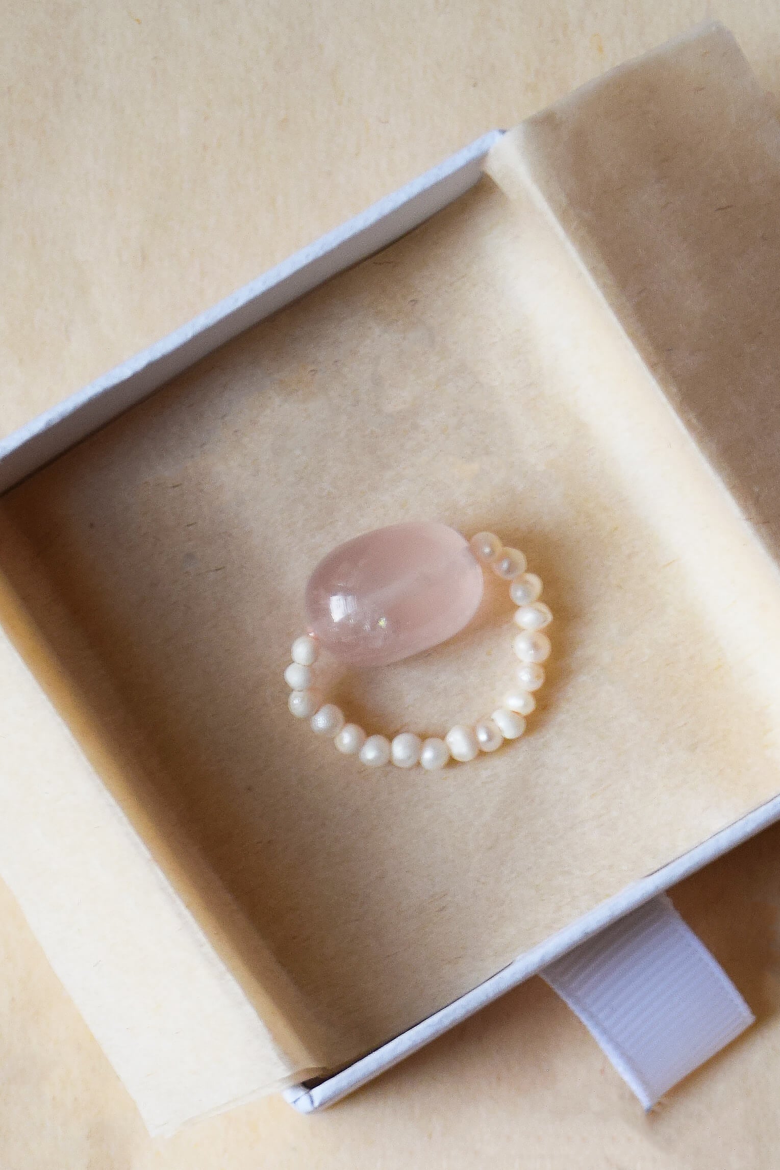 IBIZA | Bague mini perles et Quartz rose